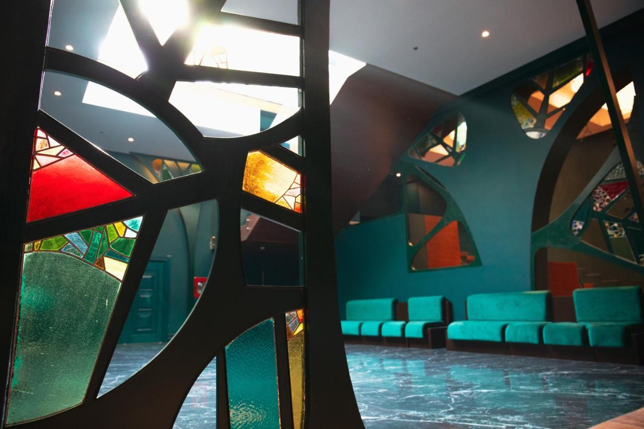 Arka Art Hotel Tirana Exteriér fotografie Interior of the sanctuary