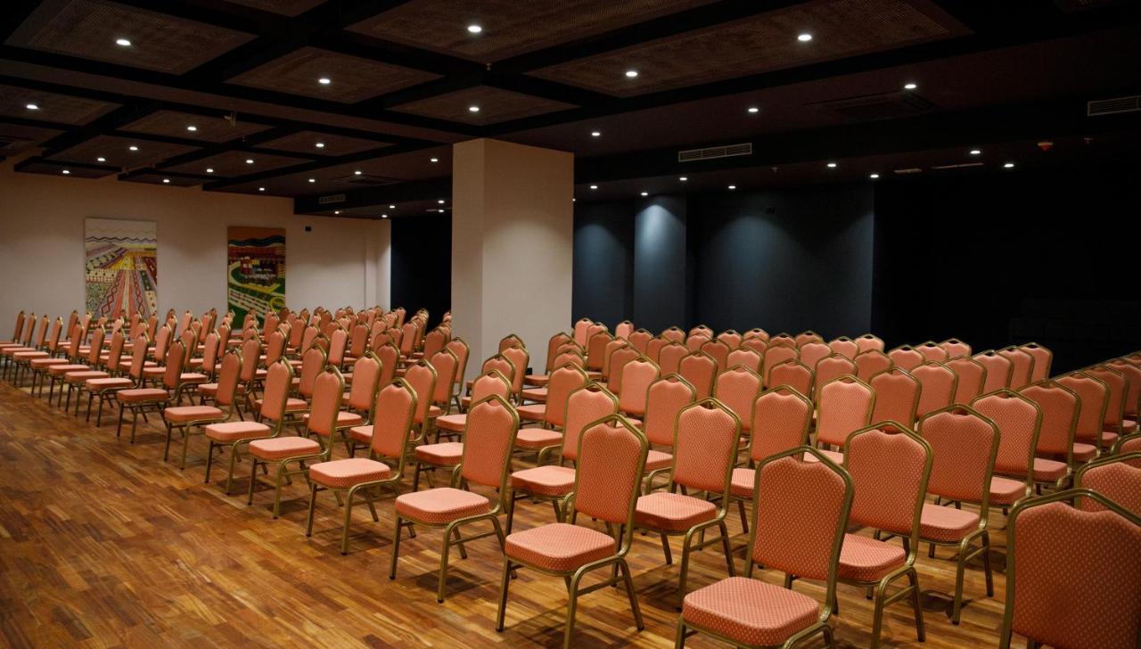Arka Art Hotel Tirana Exteriér fotografie Auditorium