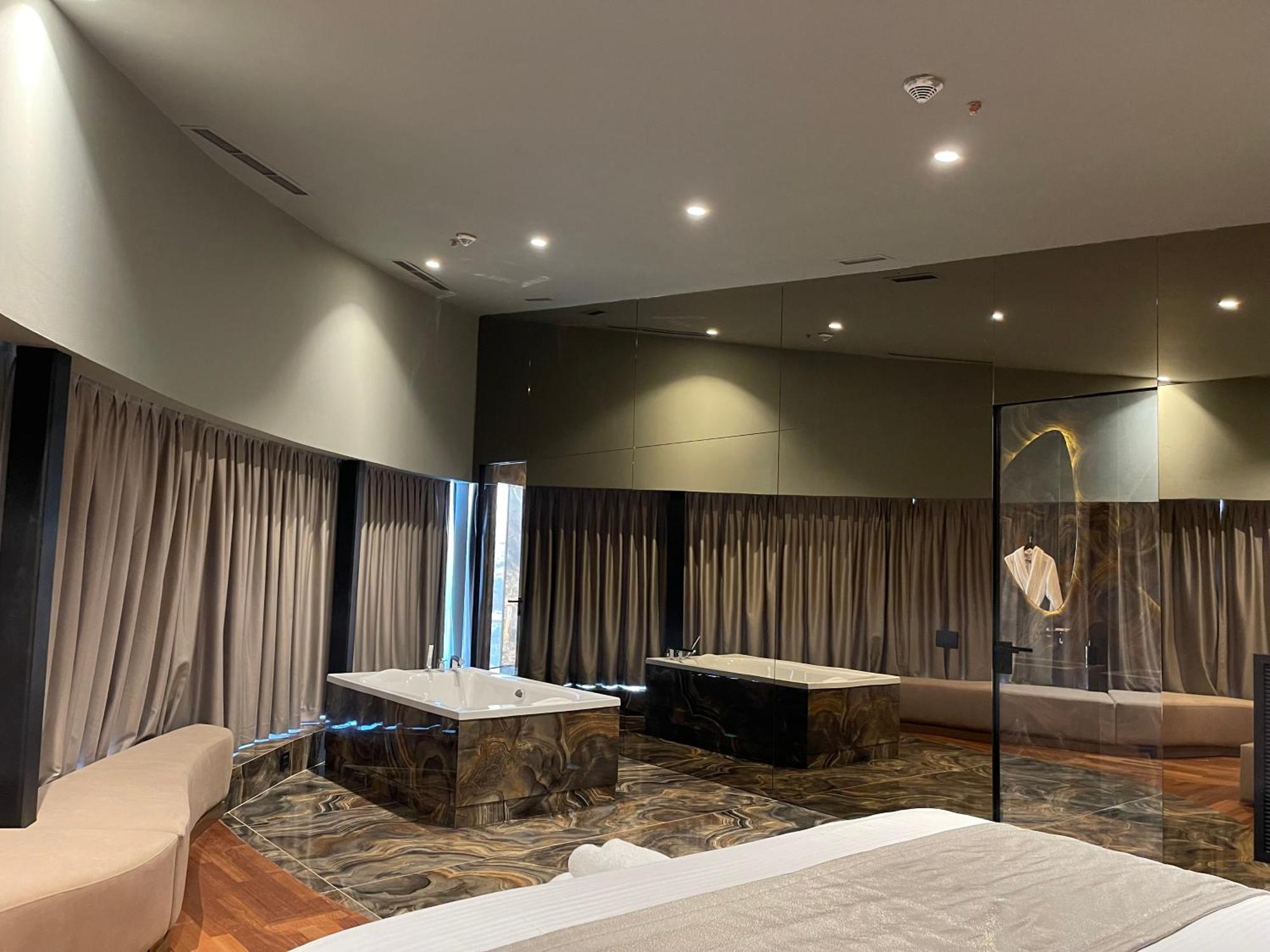 Arka Art Hotel Tirana Exteriér fotografie A suite at the hotel