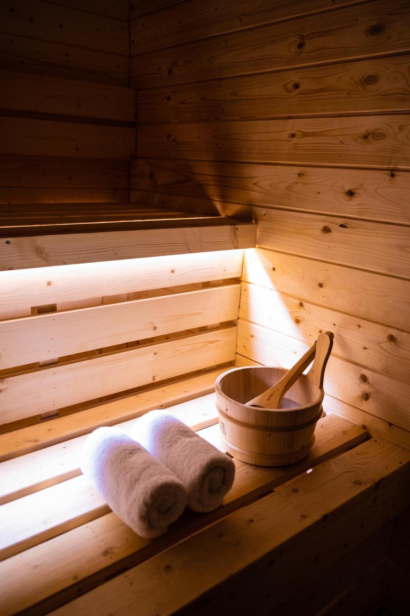 Arka Art Hotel Tirana Exteriér fotografie Sauna bucket and ladle