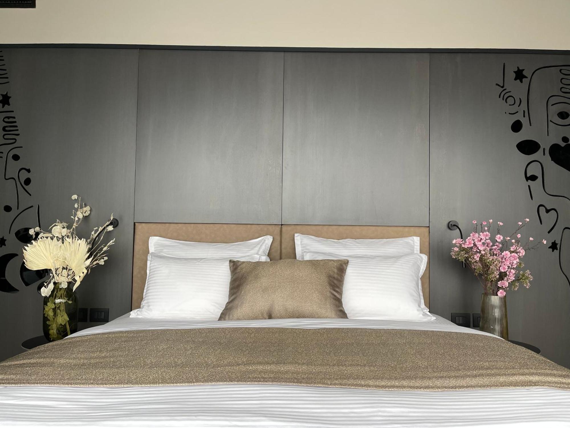 Arka Art Hotel Tirana Exteriér fotografie A bedroom