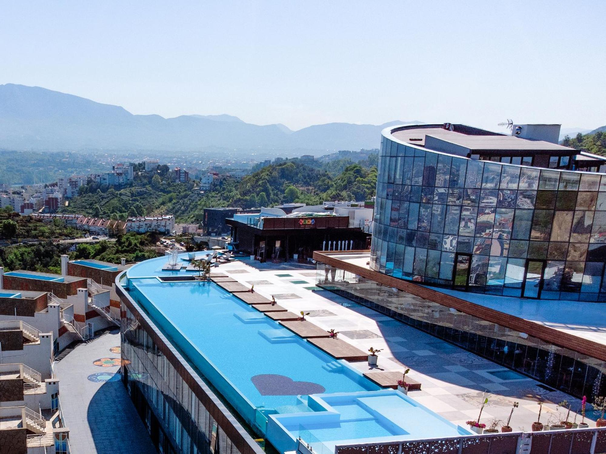 Arka Art Hotel Tirana Exteriér fotografie The University of Novi Sad